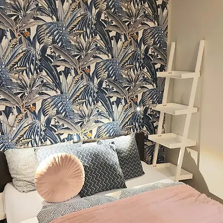 Apartment Vacationclub - Nadrzeczna 2b 10 *